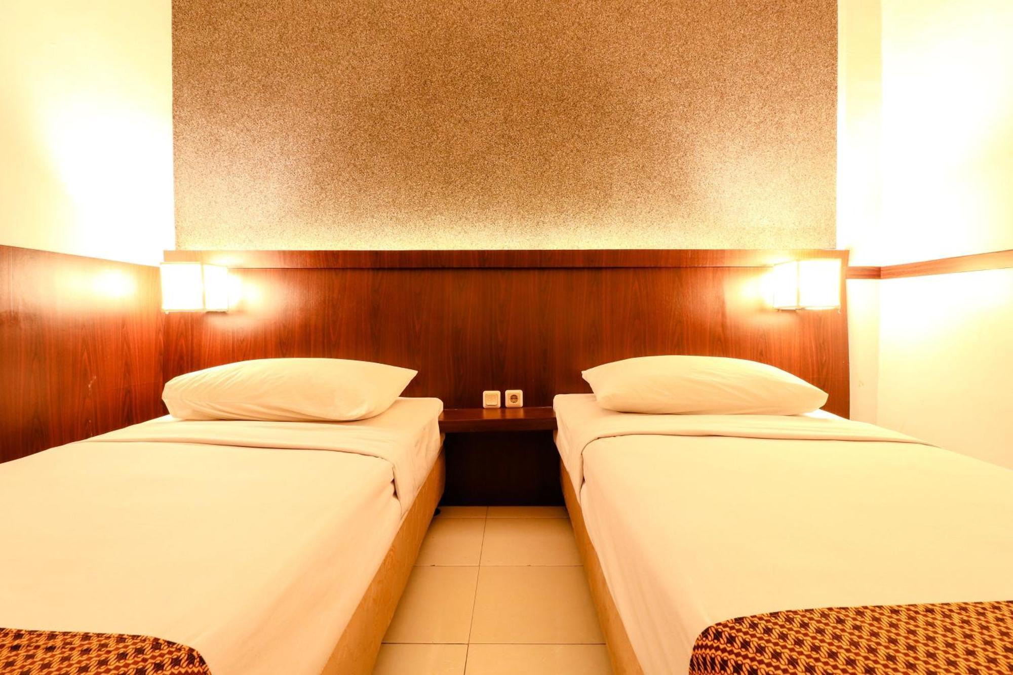 Hotel Jawa Surabaya Esterno foto